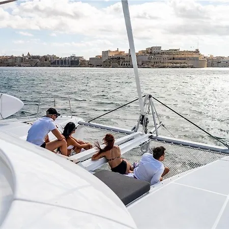Nova Captain And Stewardess Inclueded * Gzira